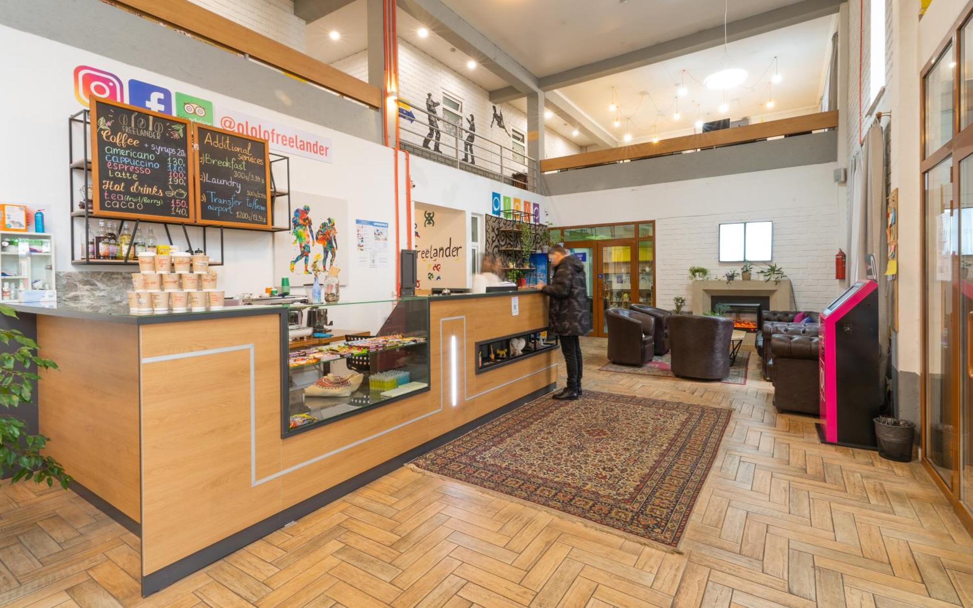 Ololofreelander Hostel&Coworking Bishkek Esterno foto