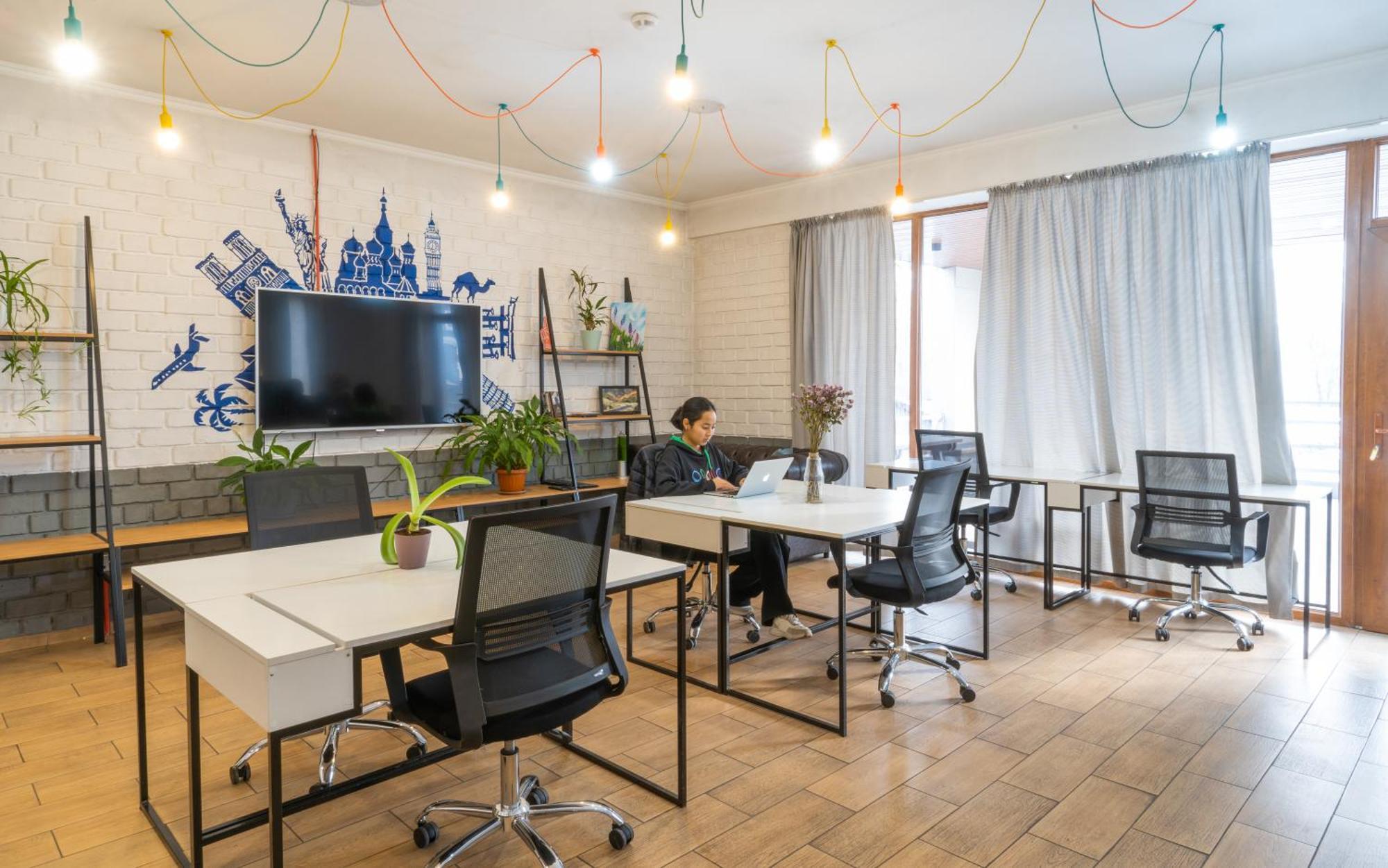 Ololofreelander Hostel&Coworking Bishkek Esterno foto