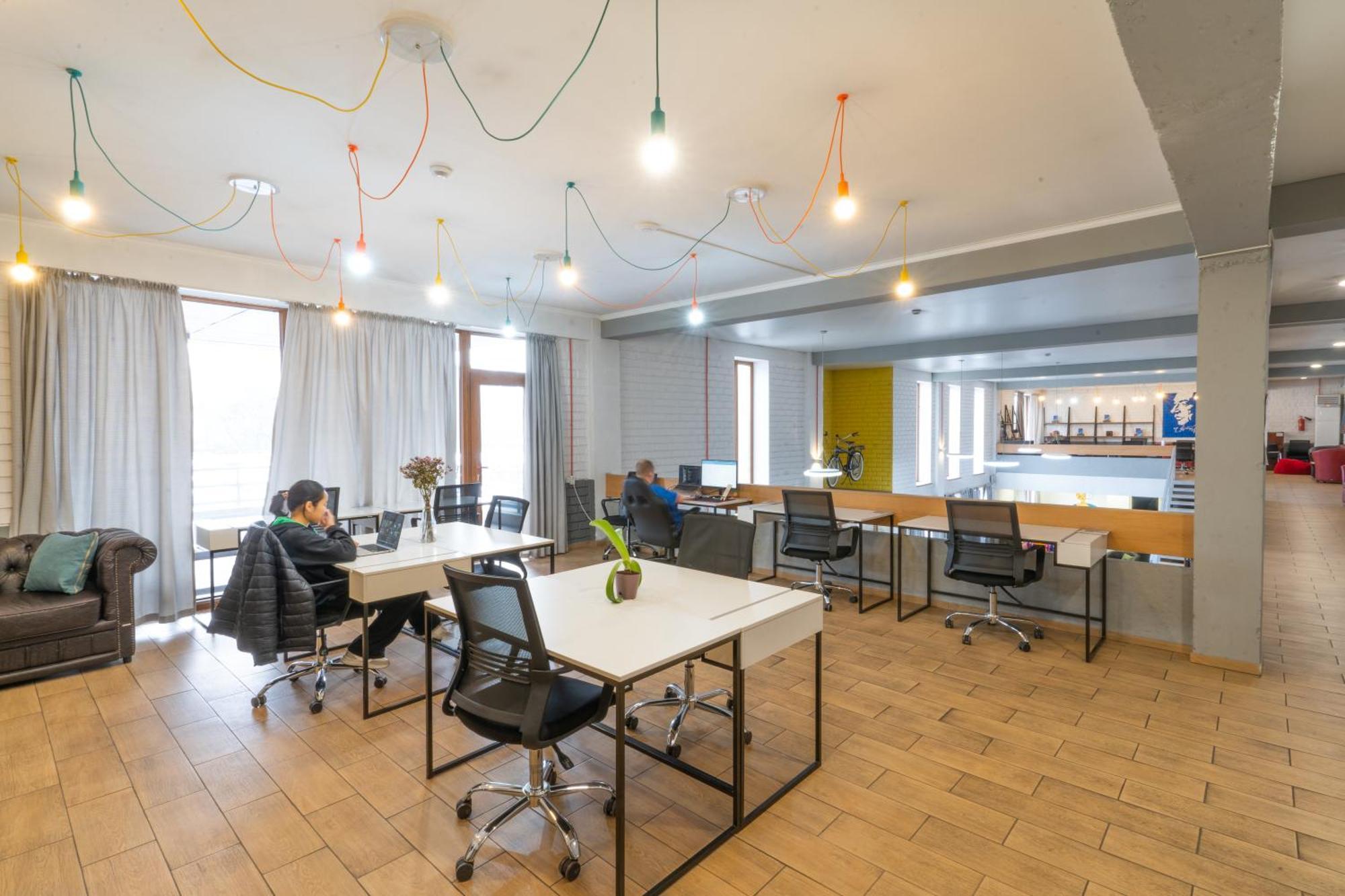 Ololofreelander Hostel&Coworking Bishkek Esterno foto