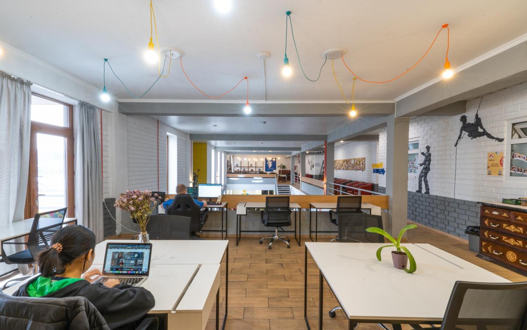 Ololofreelander Hostel&Coworking Bishkek Esterno foto