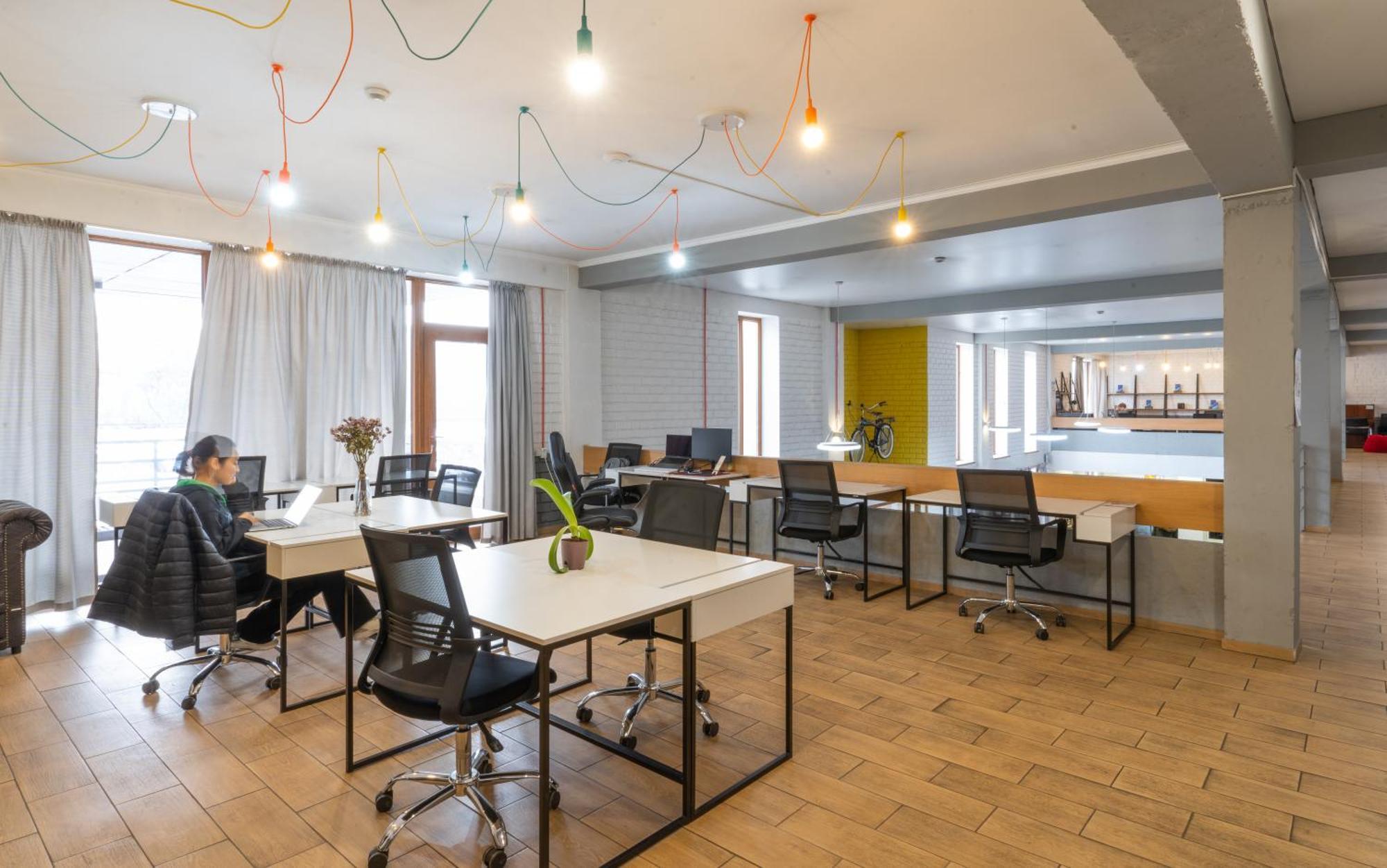 Ololofreelander Hostel&Coworking Bishkek Esterno foto