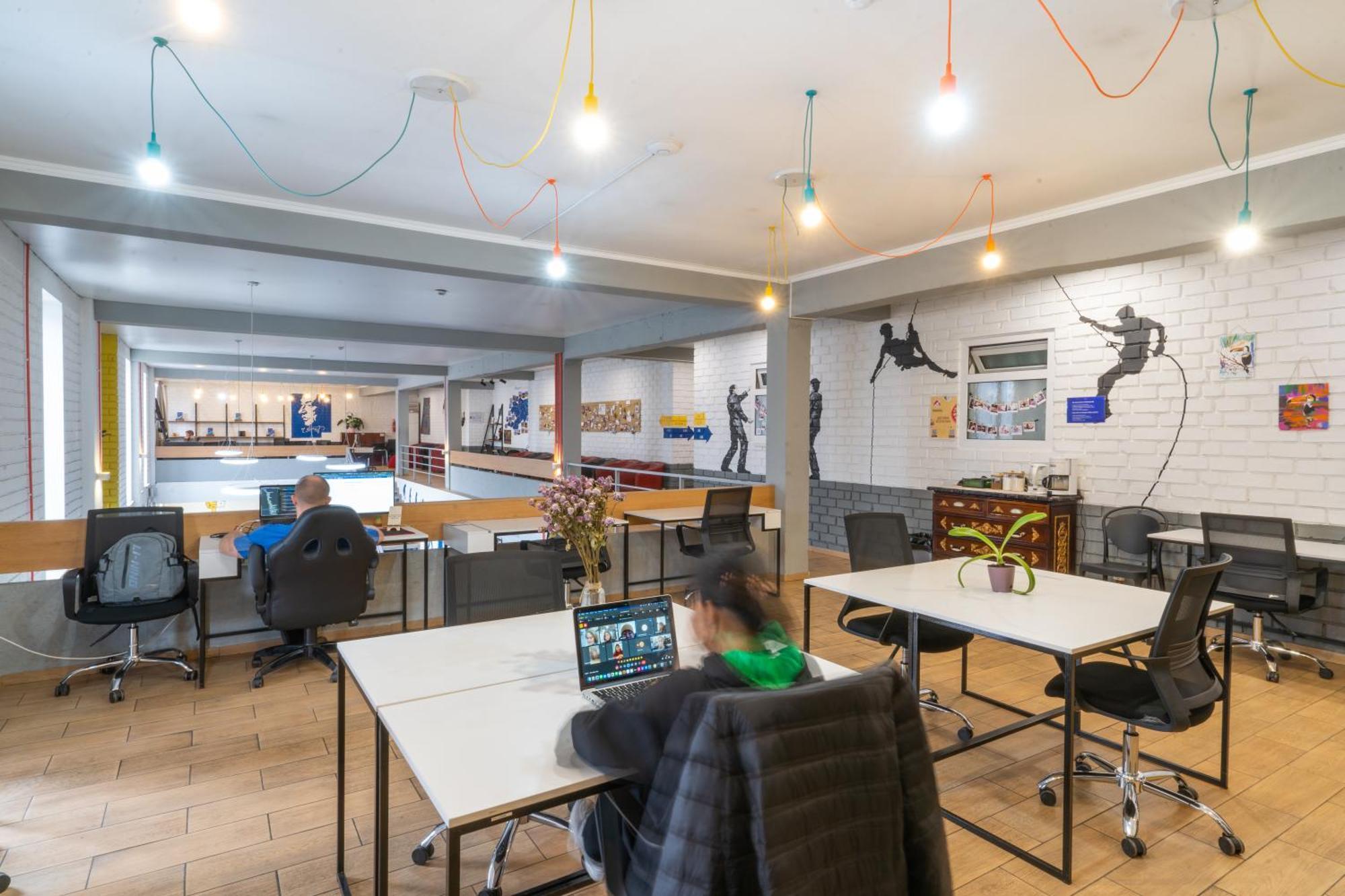 Ololofreelander Hostel&Coworking Bishkek Esterno foto