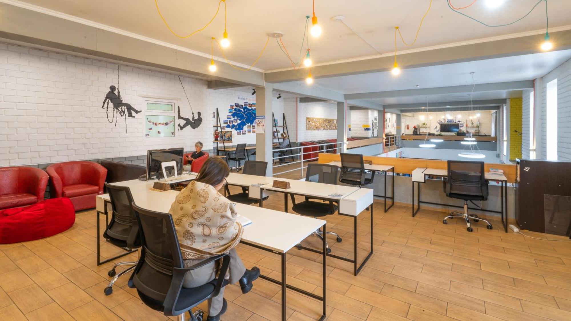 Ololofreelander Hostel&Coworking Bishkek Esterno foto