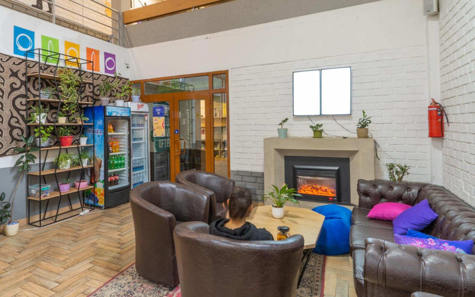 Ololofreelander Hostel&Coworking Bishkek Esterno foto