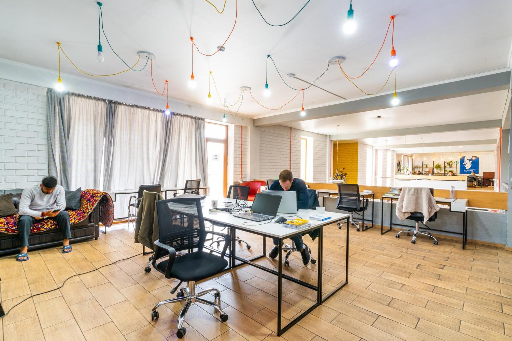 Ololofreelander Hostel&Coworking Bishkek Esterno foto